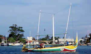 Kironmon Jawa boat.jpg (6490 bytes)
